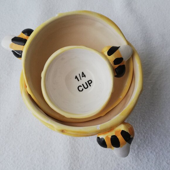 Vintage Beehive Stacking Measuring Cups - Picture 6 of 9